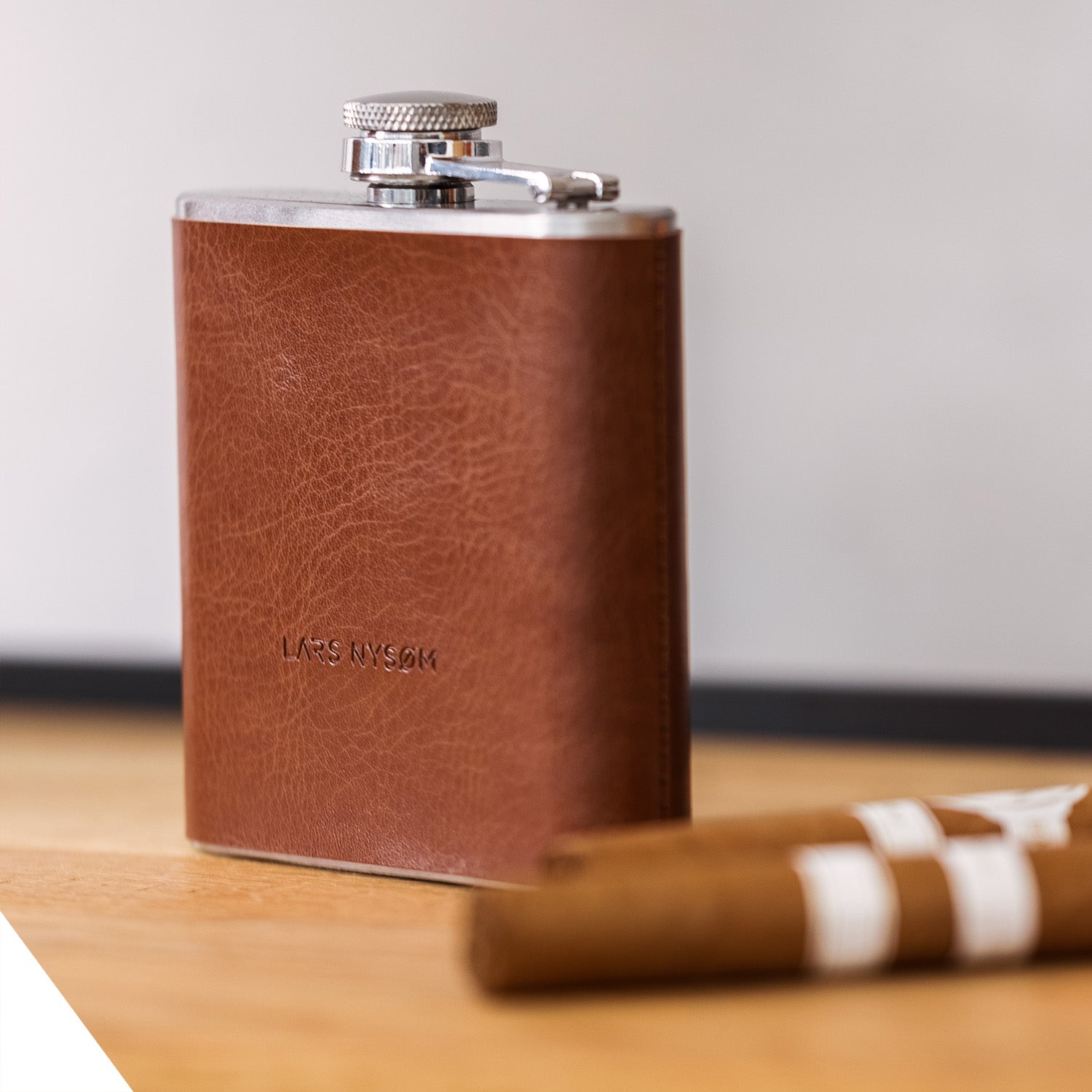 HIP FLASK LIVSLYST WITH LEATHER COVER-Brandy Brown